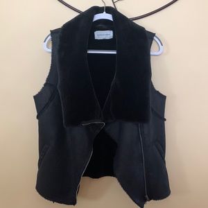 cupcakes and cashmere faux vest, black large.